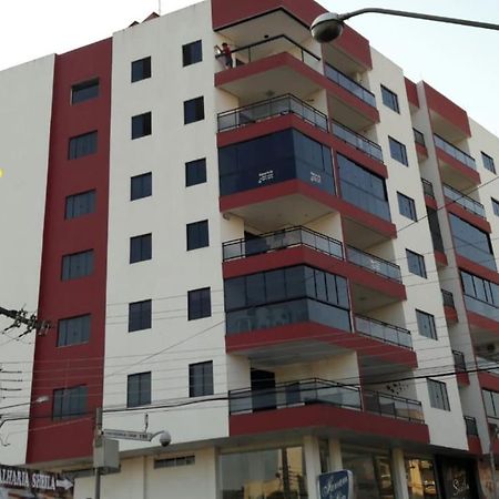 Apartamentos Ed London, Na Av Principal A Poucos Passos Das Termas Piratuba Exterior photo