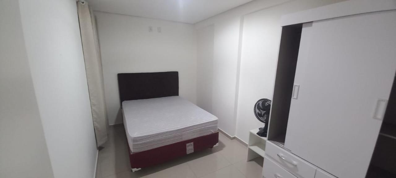 Apartamentos Ed London, Na Av Principal A Poucos Passos Das Termas Piratuba Exterior photo