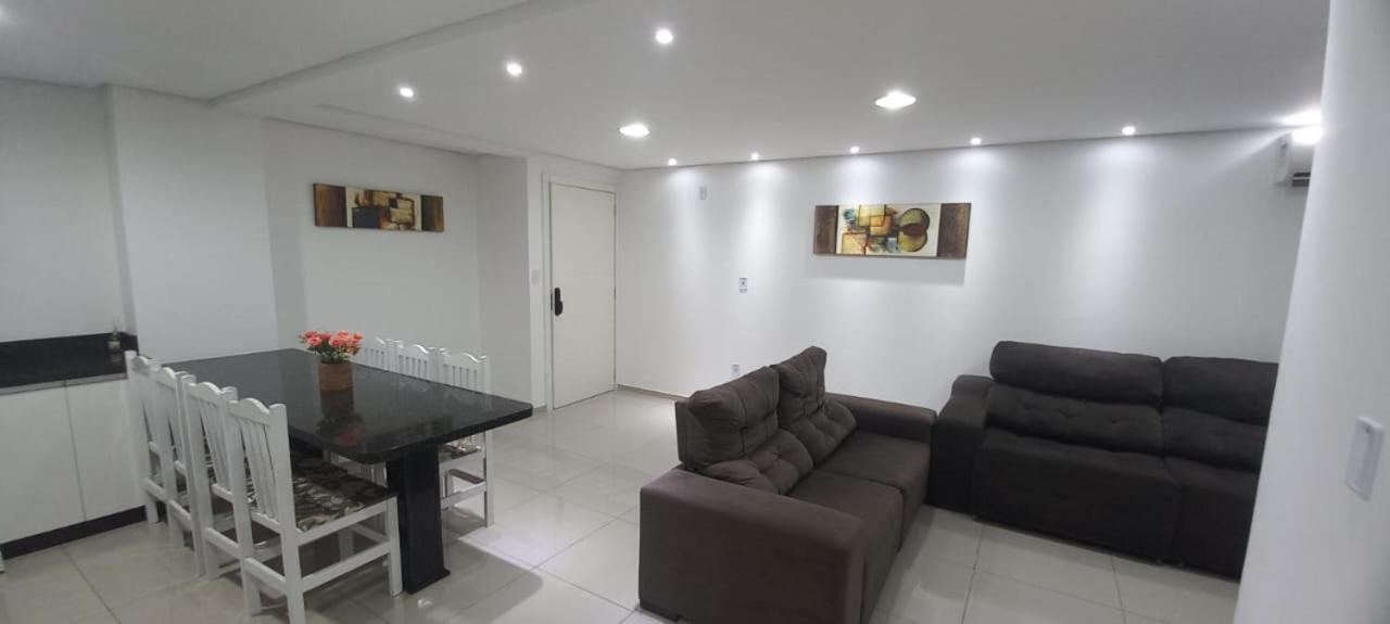 Apartamentos Ed London, Na Av Principal A Poucos Passos Das Termas Piratuba Exterior photo